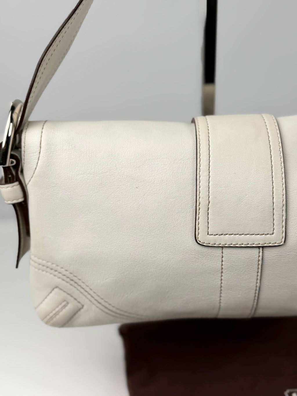 Coach 8A05 Soho White Leather Shoulder Bag