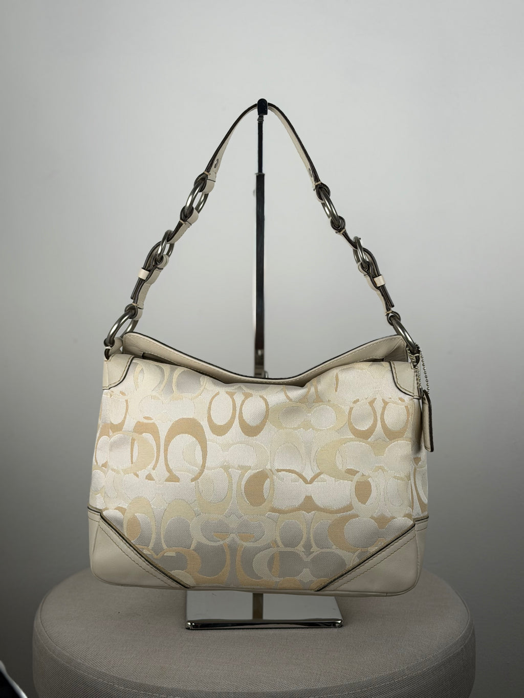 Coach 10142 Chelsea Op Art Cream/White Monogram Turnlock Shoulder Bag Leather Trim