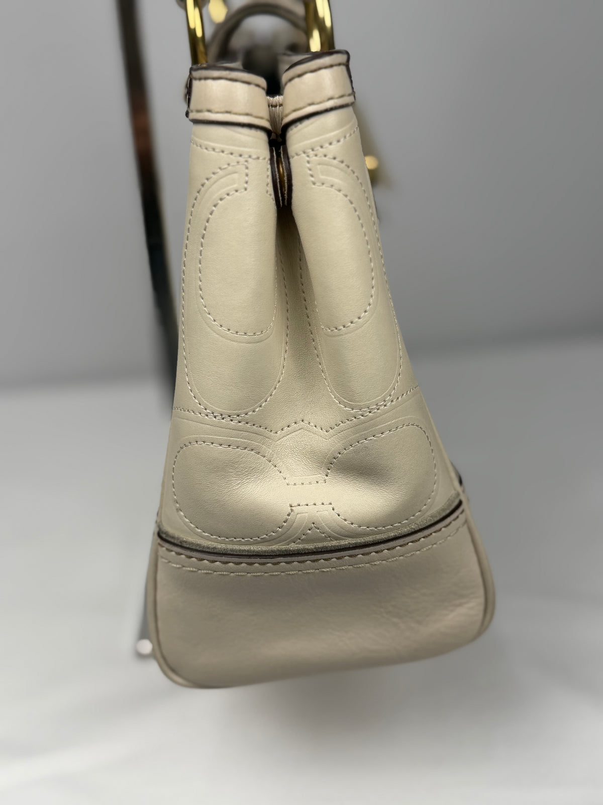 Coach 11330 Hampton Turnlock Flap White Leather C Embossed Shoulder Bag