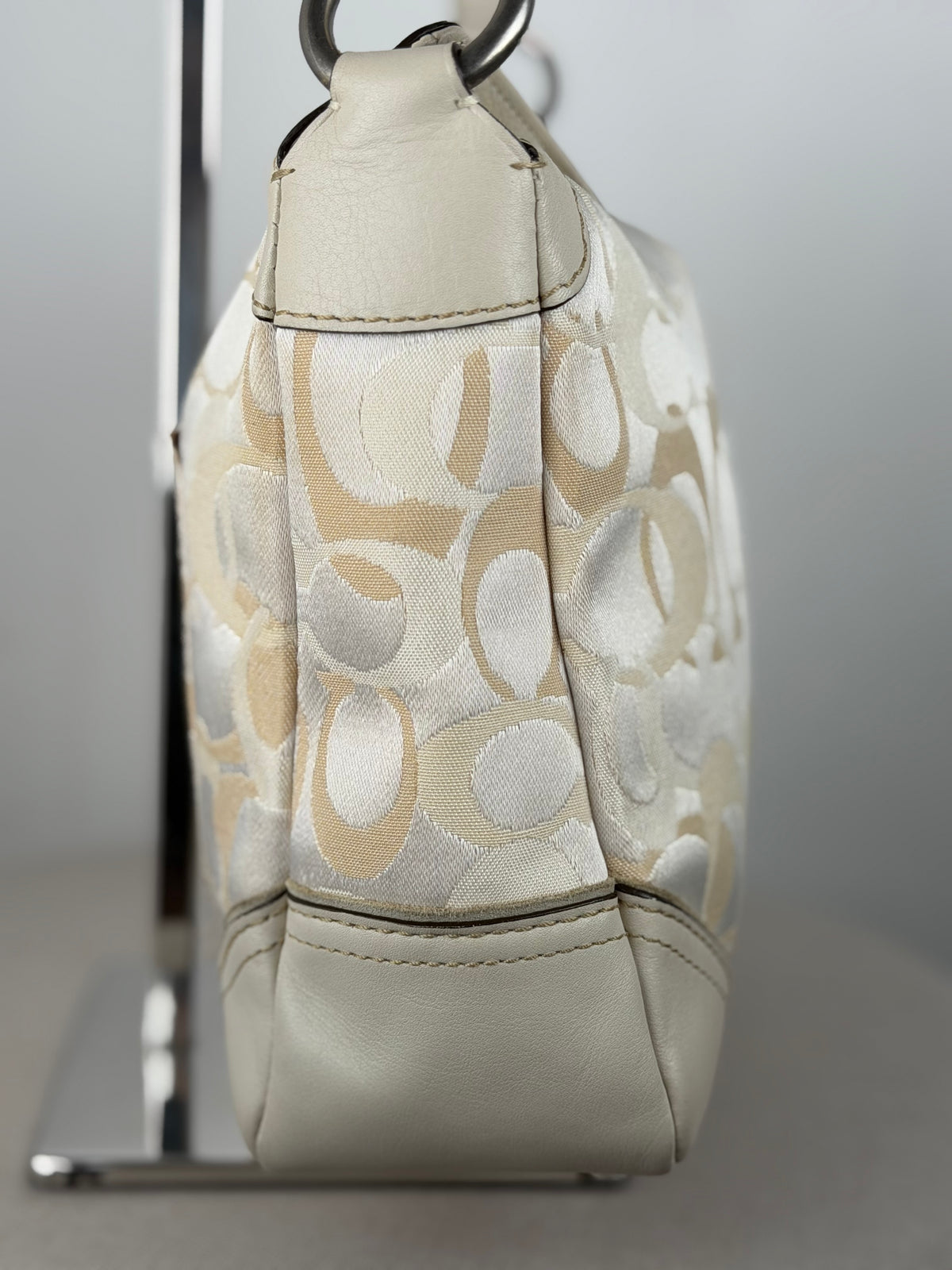 Coach 10142 Chelsea Op Art Cream/White Monogram Turnlock Shoulder Bag Leather Trim