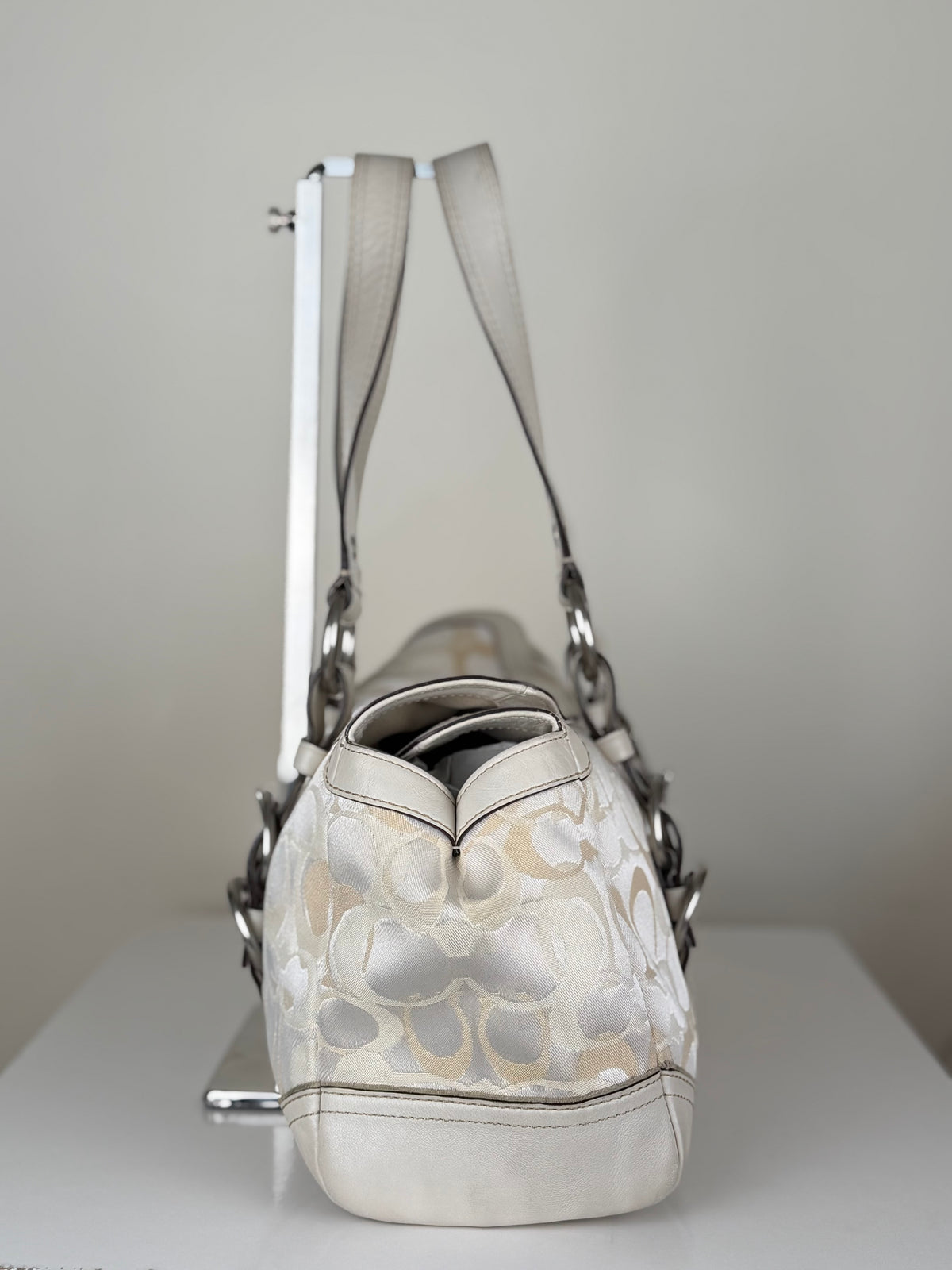 Coach 10145 Chelsea Turnlock White Cream Op Art Monogram Shoulder Bag Leather Trim