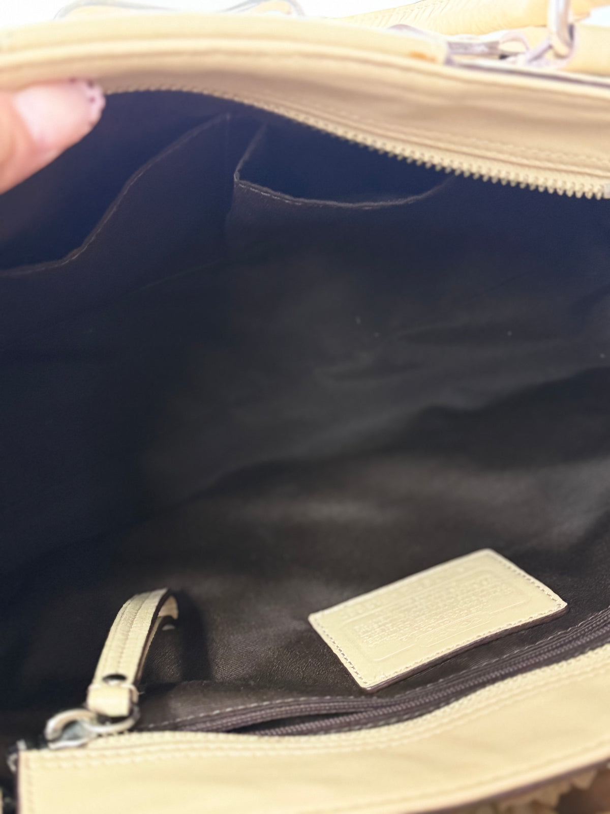 Coach 13087 Hampton Clip Cream Pebbled Leather Shoulder Bag