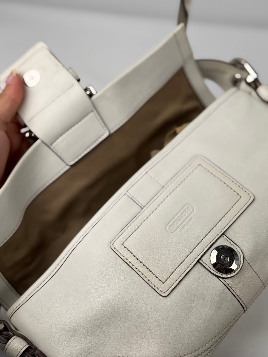 Coach 8A05 Soho White Leather Shoulder Bag