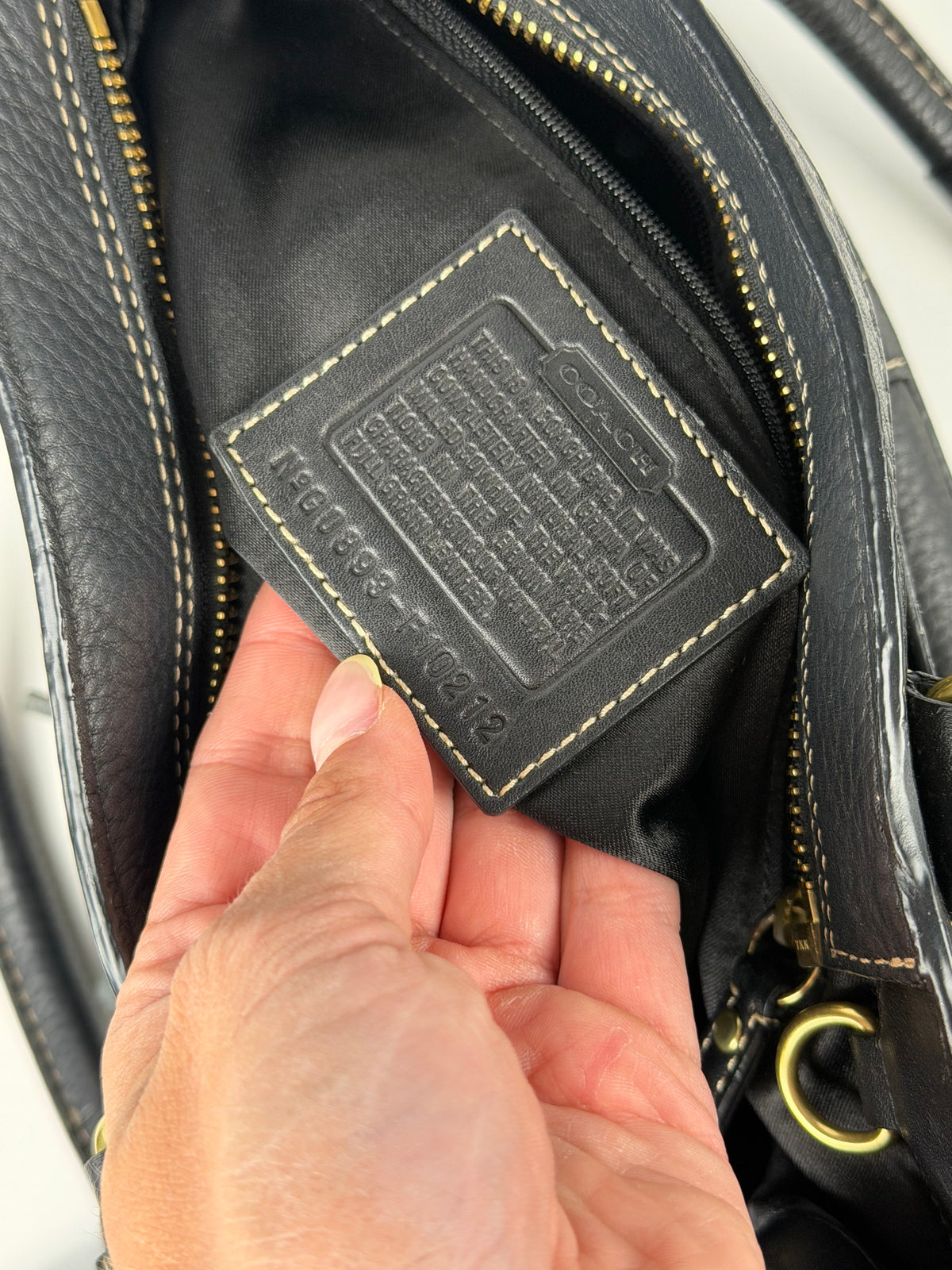 Coach F10212 Hampton Clip Black Pebbled Leather Shoulder Bag