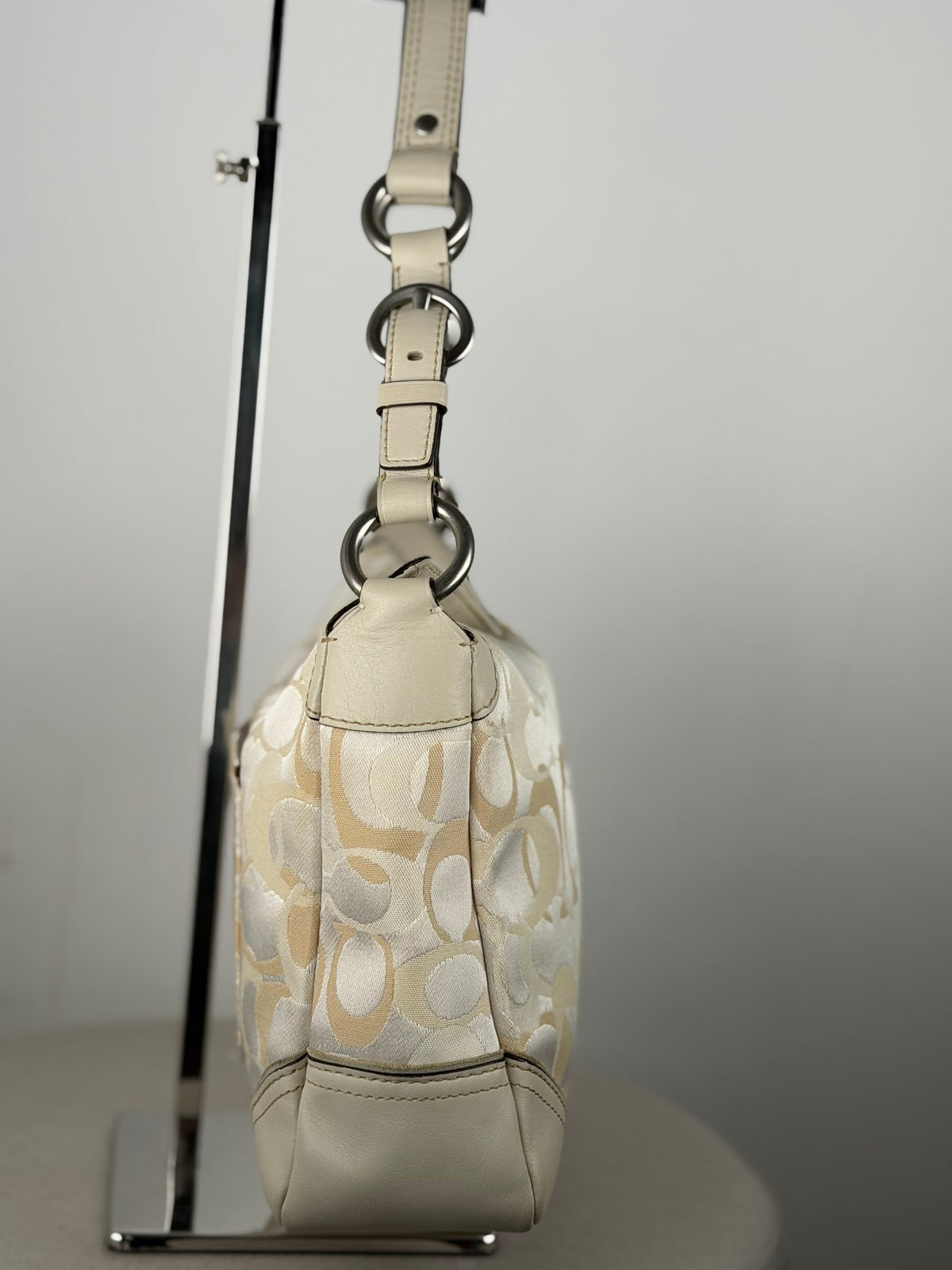 Coach 10142 Chelsea Op Art Cream/White Monogram Turnlock Shoulder Bag Leather Trim